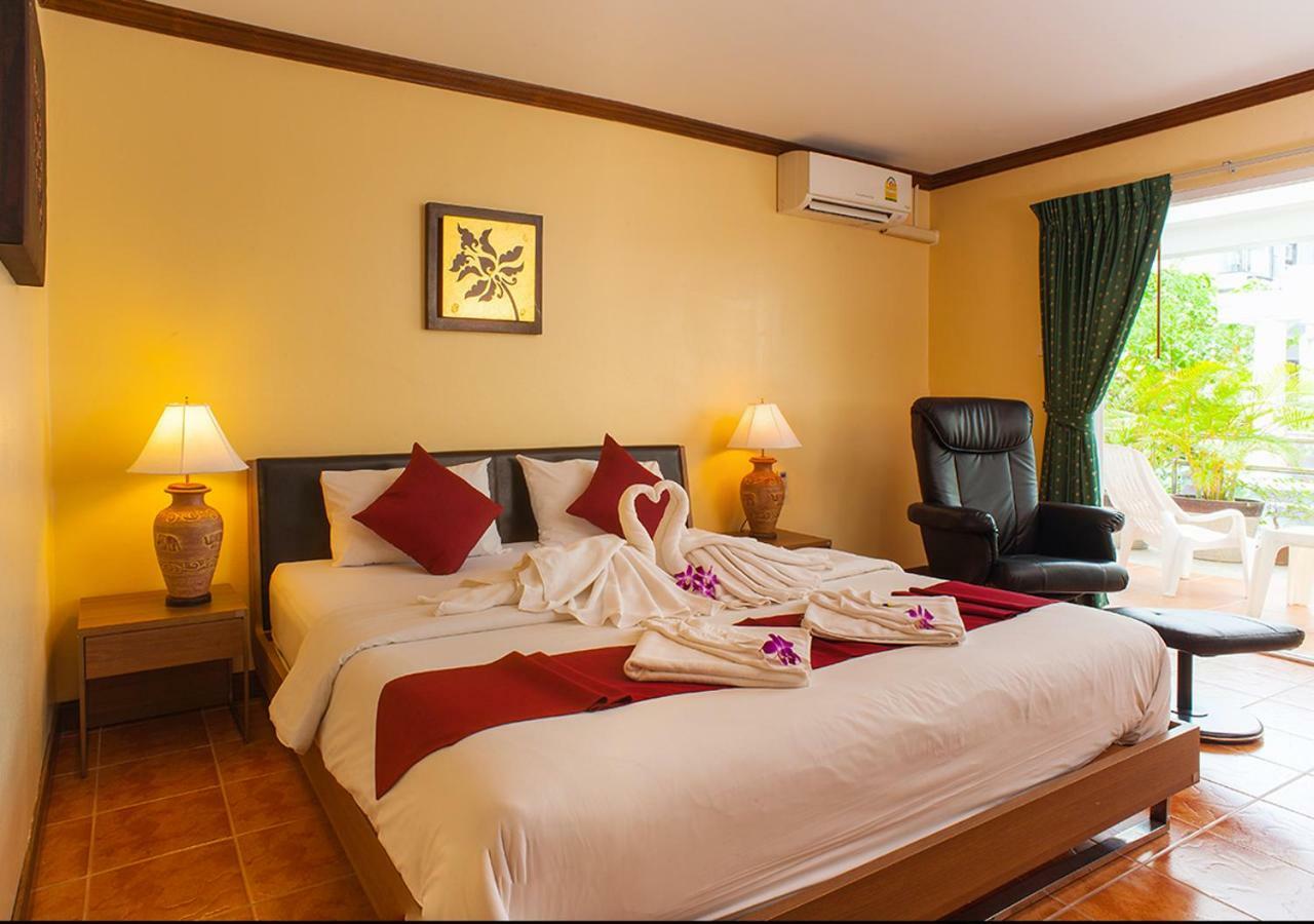 Patong Karlssons Hotel Exterior photo