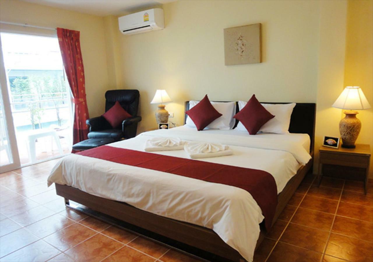 Patong Karlssons Hotel Exterior photo