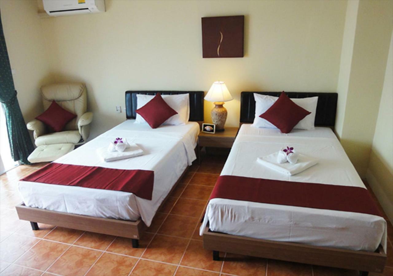 Patong Karlssons Hotel Exterior photo